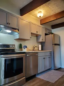 Serene 2BR Apt-Centrally Located - Image 5