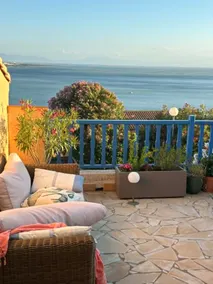 Fab view 10 mins walk from beach - Image 2