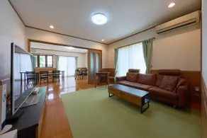 Green Garden: a spacious and beautiful rental with a dog run, BBQ area and fire pit - Image 2