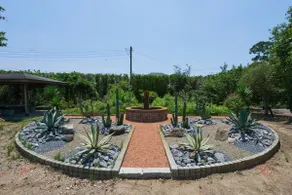 Green Garden: a spacious and beautiful rental with a dog run, BBQ area and fire pit - Image 5
