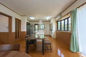 Green Garden: a spacious and beautiful rental with a dog run, BBQ area and fire pit - Image 3