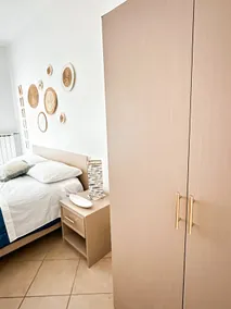 Lovely furnished apartment with outdoor courtyard - Image 2