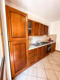 Lovely furnished apartment with outdoor courtyard - Image 4