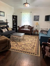 A cabin in the woods - Image 2