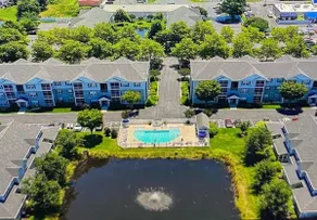 Coastal getaway, pool steps away, nightlife + - Image 3