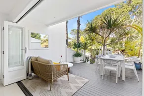 Yarraga Tropical Escape with Pool & Private Rooftop - Image 5