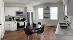 2BR. Free Parking. 30 Min to Gillette Stadium - Image 3