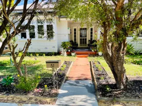 Tree Street Cottage by the beach - Image 3