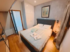 Cozy Penthouse next to Station - Image 4
