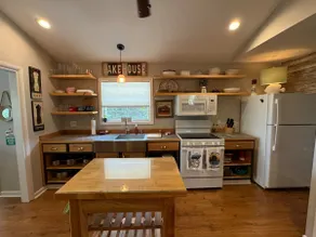 Poseidon’s Point - Waterview - 3BR/2BA Cabin - Image 4
