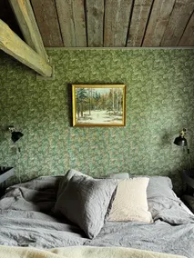 Large secluded newly renovated cottage in the woods - Image 4