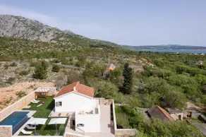 Casa Sorelle secluded villa with breathtaking pool - Image 2