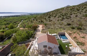 Casa Sorelle secluded villa with breathtaking pool - Image 5