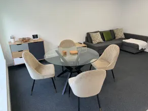 Spacious private cinema guest house - Image 5