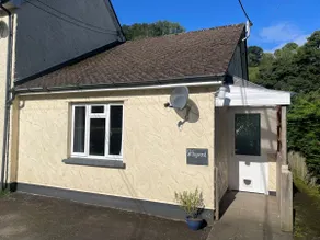 Scenic Devon village home close to beach - Image 2