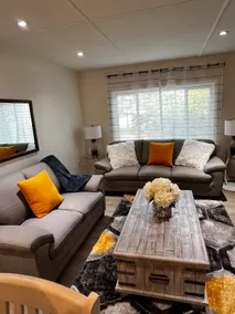 Peaceful Riverside home in town free parking - Image 2