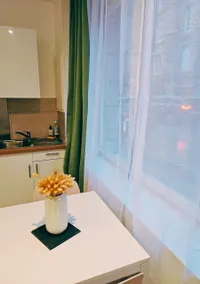 The setting - Image 4