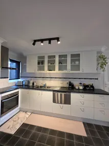McCallum Park River Front Apartment with pool - Image 3