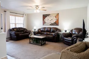 Spacious Family-Friendly Stay Near Whiteman AFB - Image 2