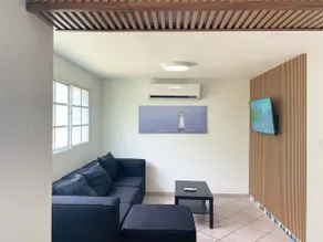 Relaxing Getaway Near the Beach - Image 3