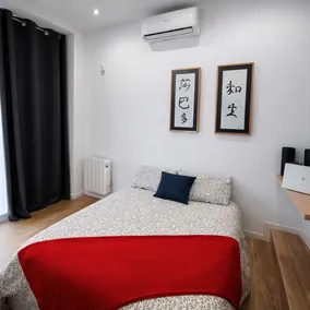 Cozy, air-conditioned apartment near the Porto Metro - Image 2