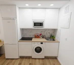 Cozy, air-conditioned apartment near the Porto Metro - Image 4