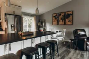 Cozy Bothell Tri-Level with Central AC - Image 4