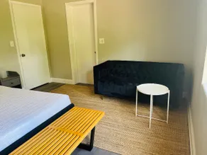 Peaceful Studio Near Downtown and Sims Park - Image 4