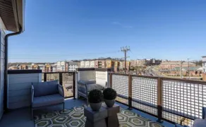 Entire Townhome with balcony & parking sleeps 10 - Image 4