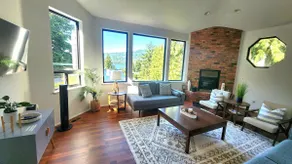 Cozy Lakeview Sunsets & Cinema - Image 3