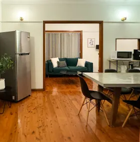 Old Charm Guesthouse - Image 2