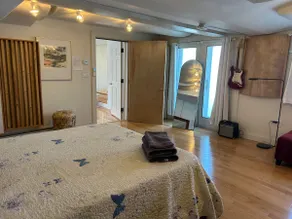 Cottage Suite ”B” - Walk to Shops, Train, History - Image 3