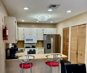 Vern's house of Peace! Newly Renovated! - Image 2