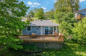 Retro Lakefront Cottage with Dock, Rice Lake - Image 2