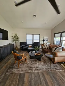 Charming New Lake House - Image 3