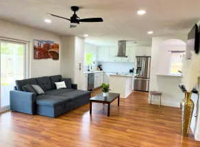 *Sweet Stay in Houston* - Image 3