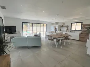 Villa with pool and nice view, not overlooked - Image 3