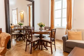Historic Center Apt on Krizevniska St FreeParking - Image 2