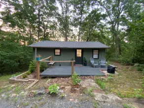 Couples Cabin at the Lake - Image 2