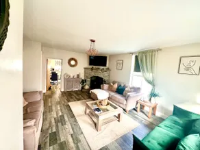 Ivy Lodge, Hot Tub, log burner. Nr Quex &Dreamland - Image 2