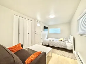 Modern Guest Suite in North Delta - Image 2