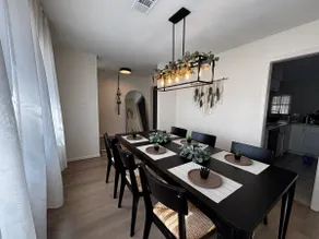 Home in Conroe | King Bed | Netflix/Washer&dryer - Image 4