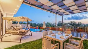 Holiday Villa with Pool, Jacuzzi, Large Garden - Image 2