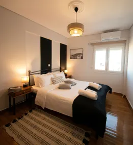 The Mirror · Views & Comfort · Near Center - Image 2