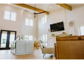 Private 75 Acre Retreat - Image 2