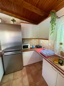 Detached house in Loutraki - Image 5