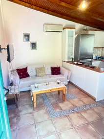Detached house in Loutraki - Image 2