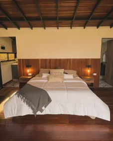 Romantic cabin with a jacuzzi and a unique landscape - Image 2