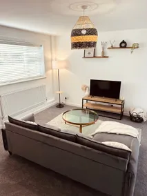 Stylish 3 bed in Peterborough - Image 2