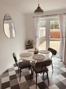 Stylish 3 bed in Peterborough - Image 4